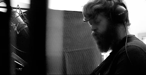 Oliver Anthony - Scornful Woman > Momma's Been Hurting