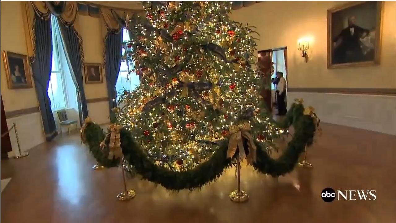 🔥Melania Trump Opens Up ChristmasVolunteer & Performer Applications for White House