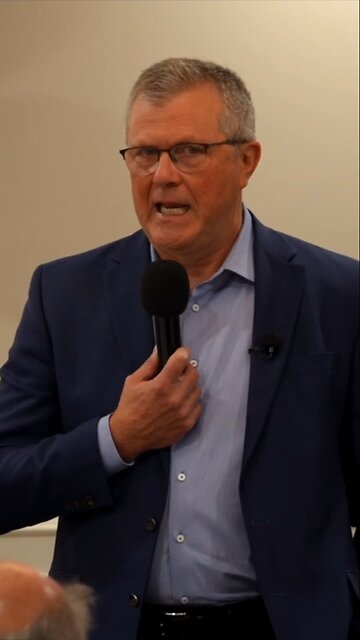 Great leaders don’t build empires for themselves—they build environments where PEOPLE succeed.