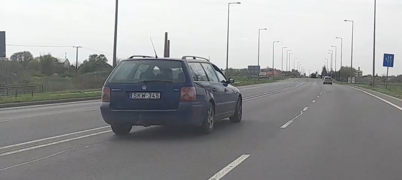 Két leszaromaközlekedésiszabályokat, mert az csak másokra vonatkozik.