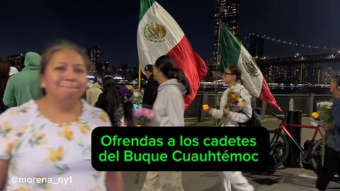 Ofrendas para los cadetes caídos de la marina