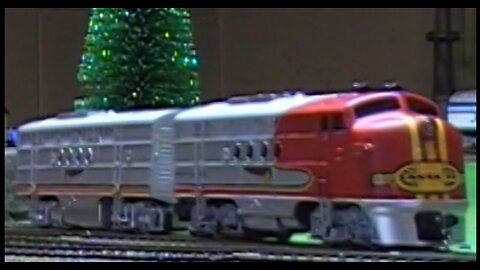 HO Christmas Santa Fe Warbonnets Parade 2025 - Enjoy