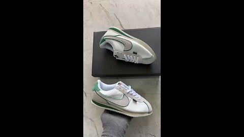 NIKE CORTEZ