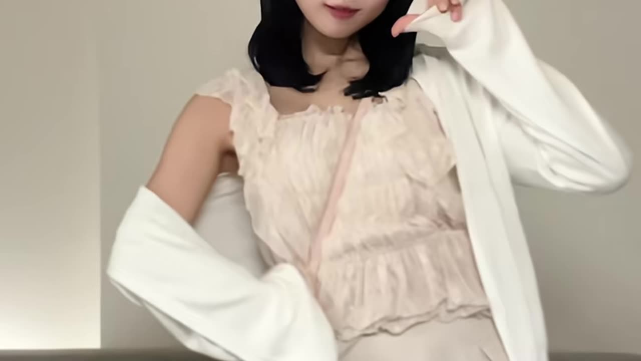 イエベ春な服装とブルベ夏なメイクにはまってる︎︎☁