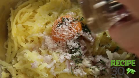 Crispy Potato Rösti in 30 Seconds | Quick & Easy Breakfast 🥔✨