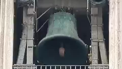 🔔 The healing bells of St. Peter’s Basilica are ringing, filling the air with uplifting energy!