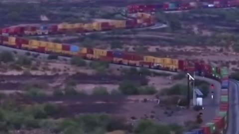 World’s Longest Freight Train? 🤯 A Never-Ending Steel Giant! 🚂🌵