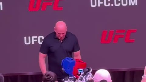 Robot Tries to Fight Dana White During Robot Battle
			