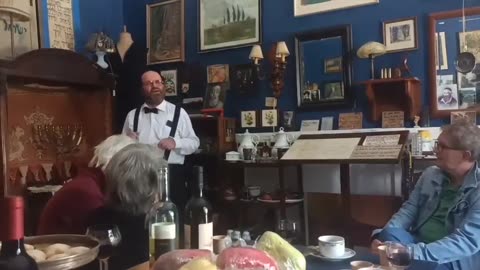 Rabbi Ginsburg's "Wake Up" song in Polish-two melodies
