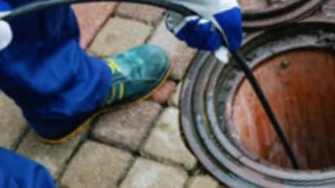 Plumber returns to re-clog pipe after restaurant refuses to pay bill