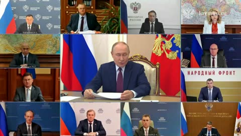 Президент проводит совещание с членами Правительства