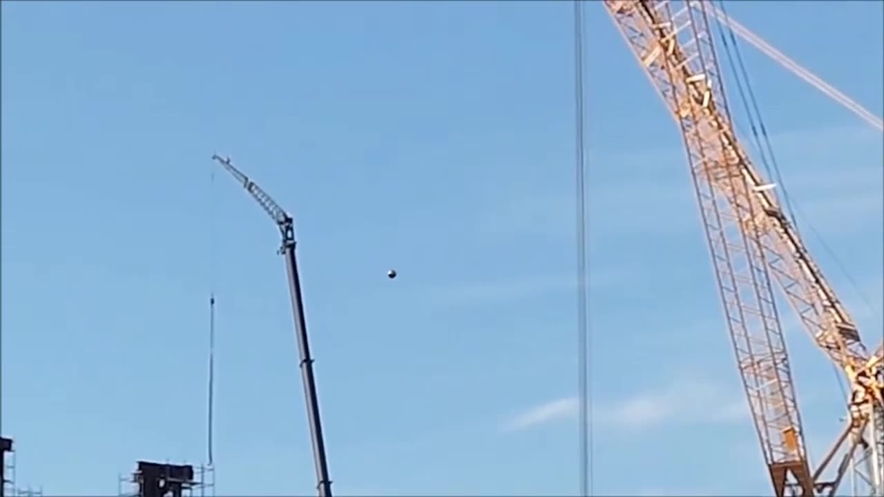 Une sphère d'OVNI au-dessus de San Diego, aux États-Unis, a plongé dans l'océan