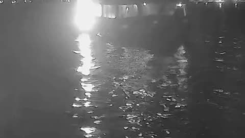 — 🇮🇱/🇵🇸/🇹🇳 WATCH: Video taken from another ship shows the moment a projectile hit the 'Family' vessel of the 'Sumud' Gaza Flotilla from above, contradicting claims by Tunisian authorities