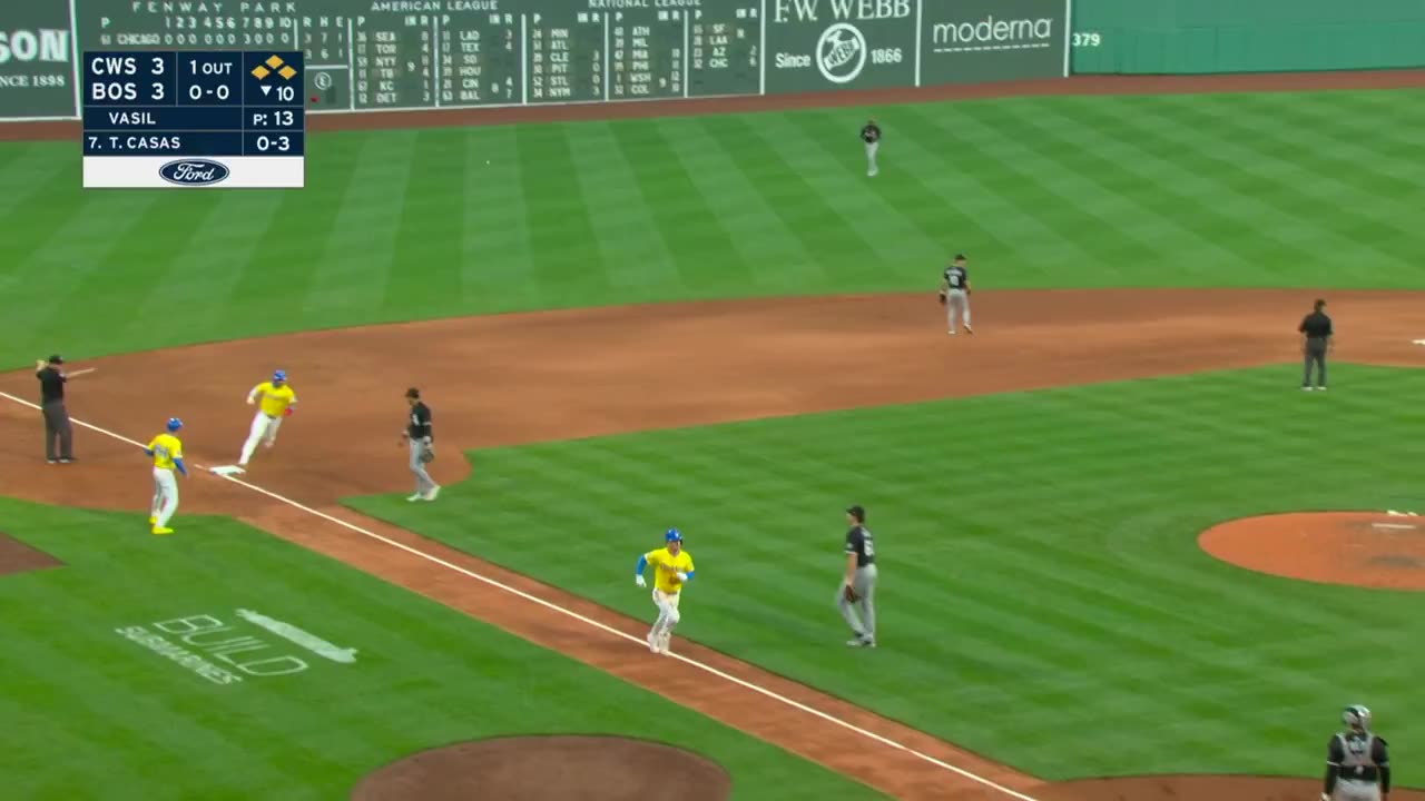 MLB - Triston Casas wins it!