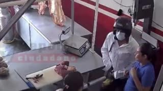 Mujeres frustran un asalto en carnicería de México