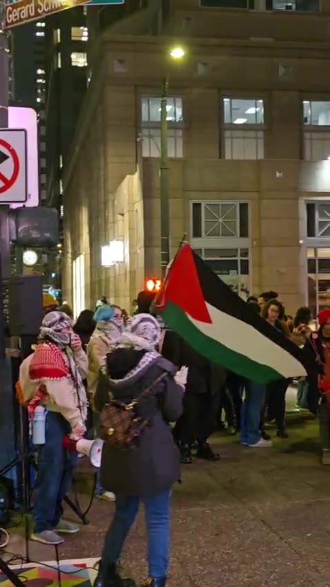 Hamasnik leader cant remember the words to an anti-Israel chant while protesting Kamala in Seattle