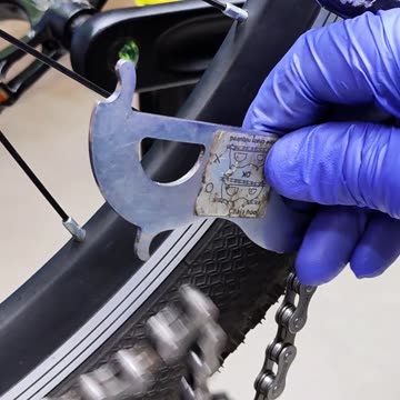 How to quickly install a new chain on a bicycle.