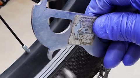 How to quickly install a new chain on a bicycle.