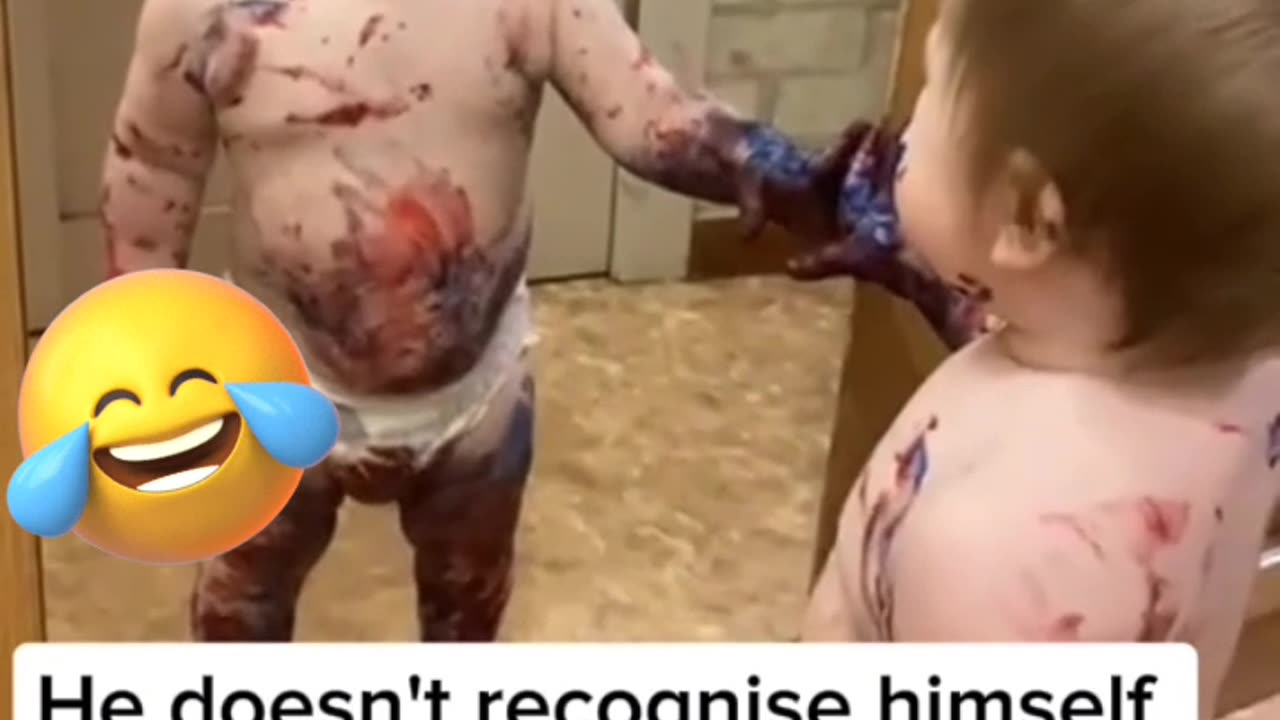 Baby confused 😂😂😃