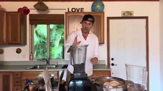 HEALTHY DESERTS ~ RAW VEGAN CHOCOLATE MOUSSE!