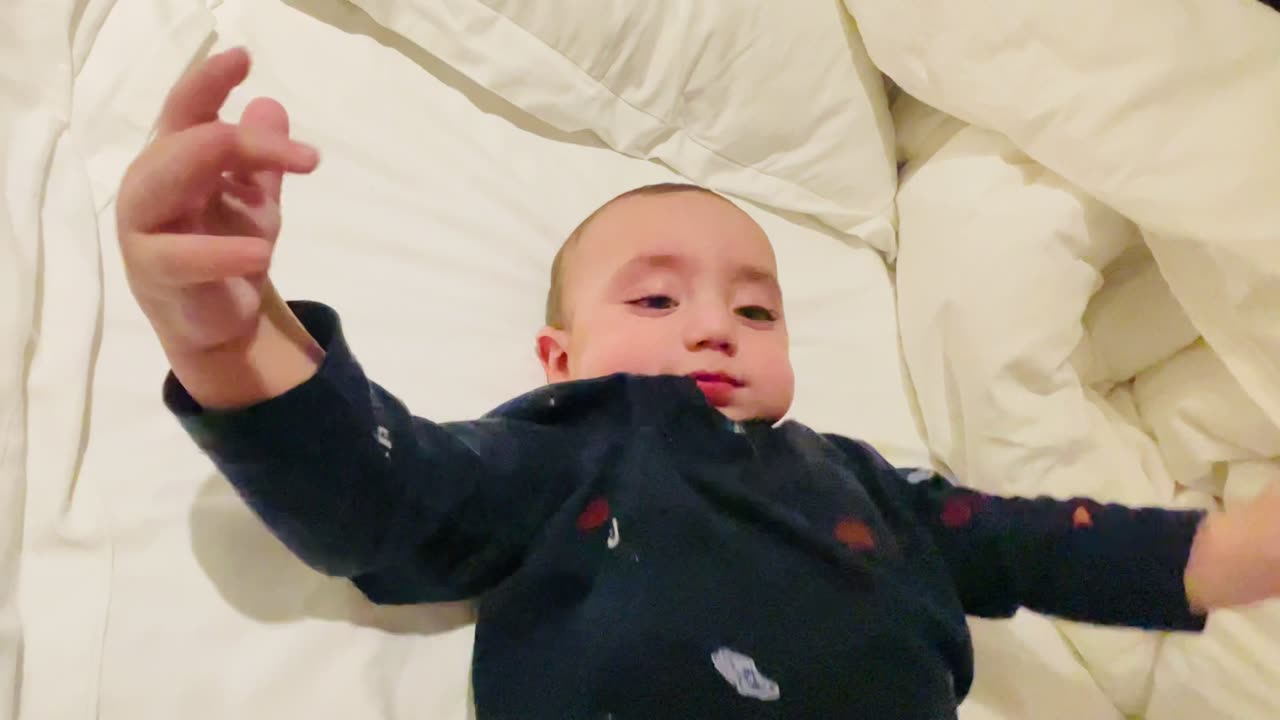 My Baby Tries to Feed Himself for the First Time