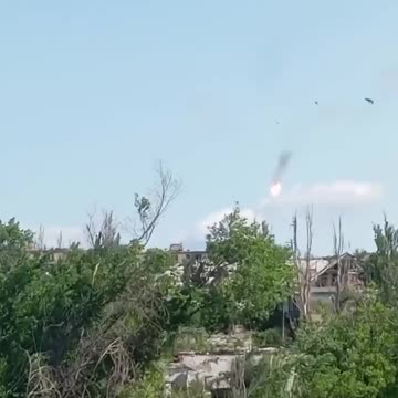 🇷🇺💥 Russian Su-25 Shot Down Near Soledar