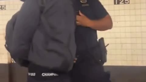 defending against knife attack, Kanada