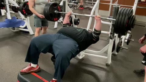 Bench Press 450 Pounds