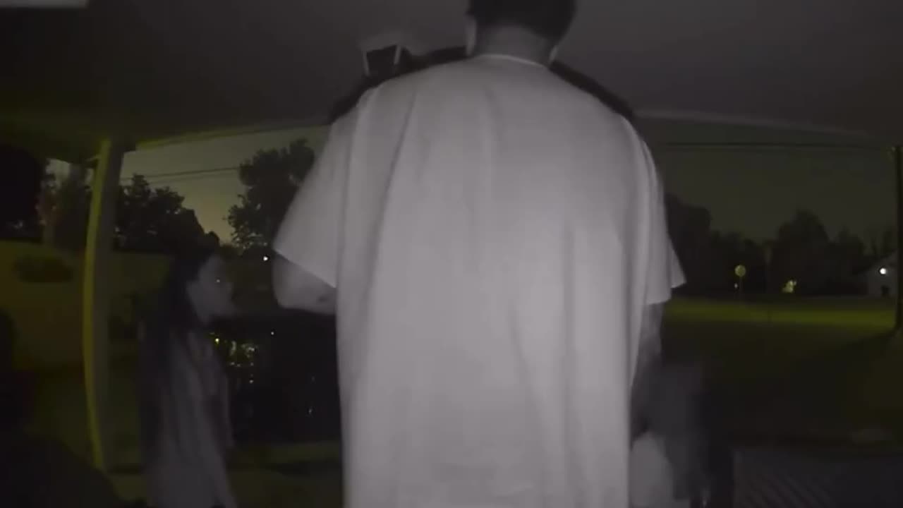 Man saves two little girls from being kidnapped, not all heroes wear capes.