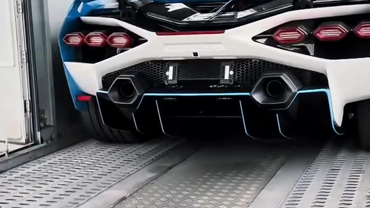 Don't Miss It: Lamborghini Loading | Epic Enclosed Car Shipping!