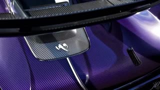 Glass Dream – fragile and shining inside time.