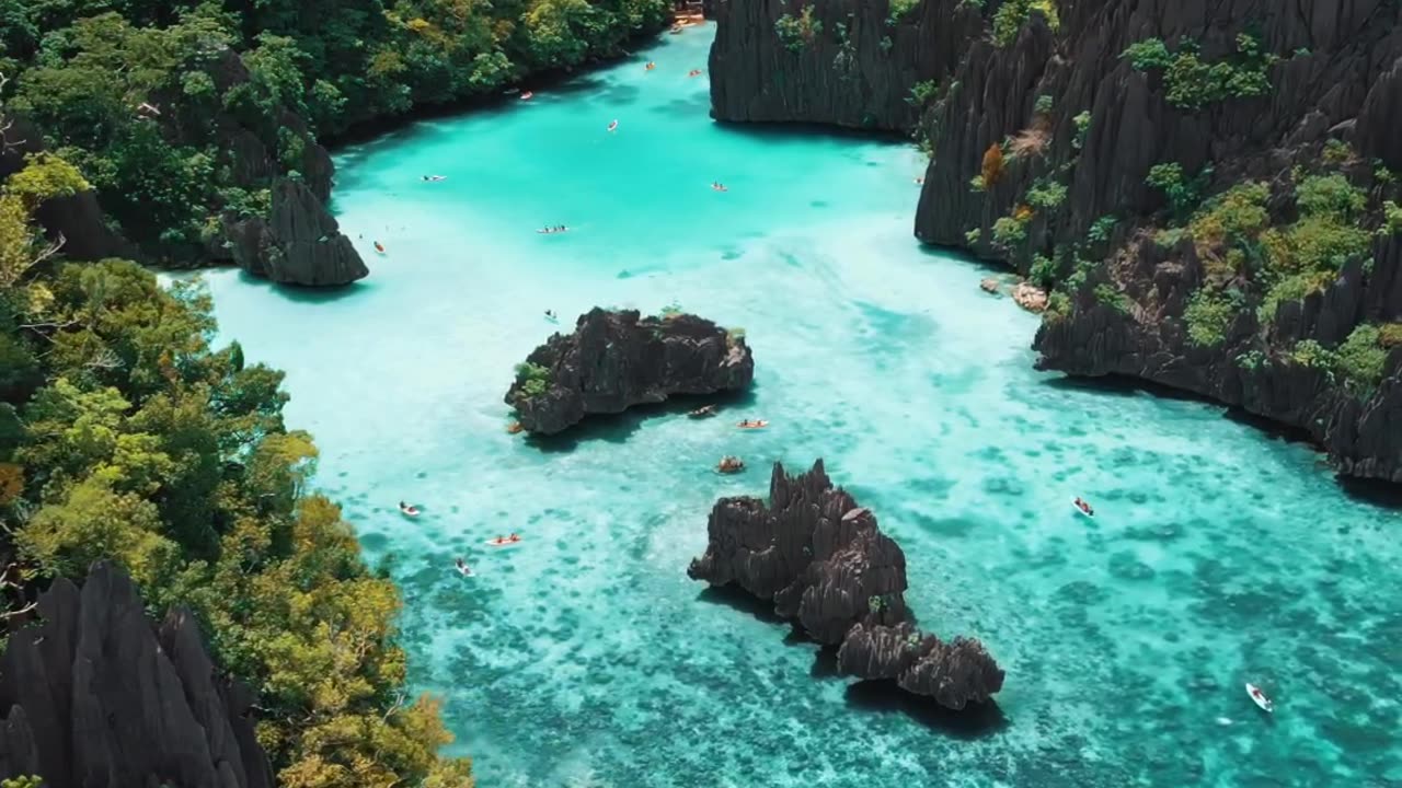 Hidden Paradise in Cadlao Lagoon in El Nido, Palawan, Philippines.