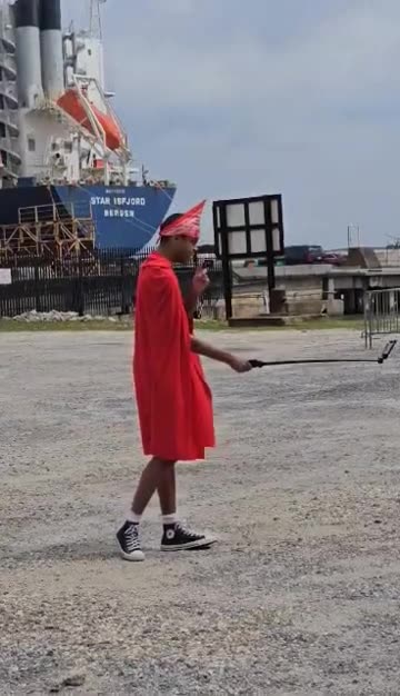 when you see Joe Winko recording a YouTube video in Mobile Alabama _ Joe Winko