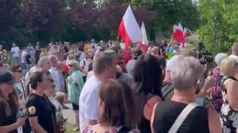 Poland 🇵🇱 After the murder if two poles within a few weeks the polish people are out in force.