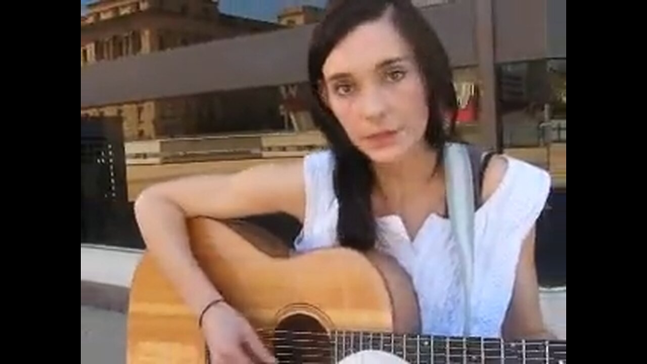Lisa Mitchell Singing for Messengernews (2008)
