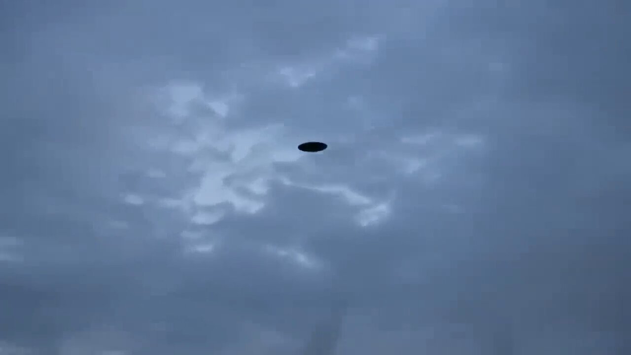 German Photographer Captures UFO on Video