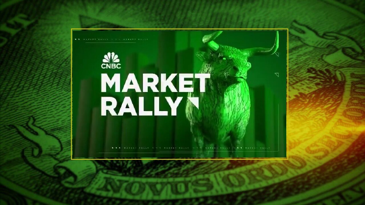 🚨 "STOCKS SOARING" as the Dow closes at a new record high