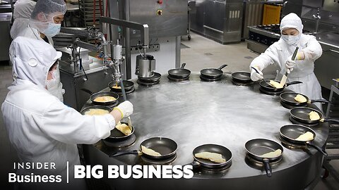 How Singapore Airlines Makes 50,000 In-Flight Meals A Day | Big Business.