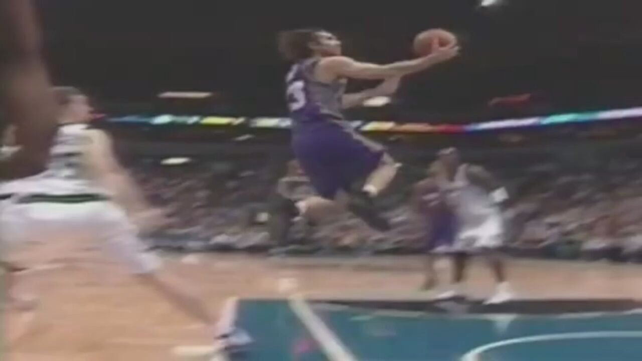 Steve Nash 24 Points 12 Ast @ Timberwolves, 2005-06.