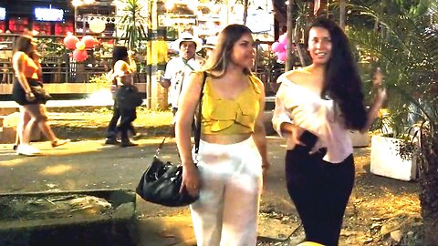 🇨🇴 Medellin Colombia evening party time 🇨🇴