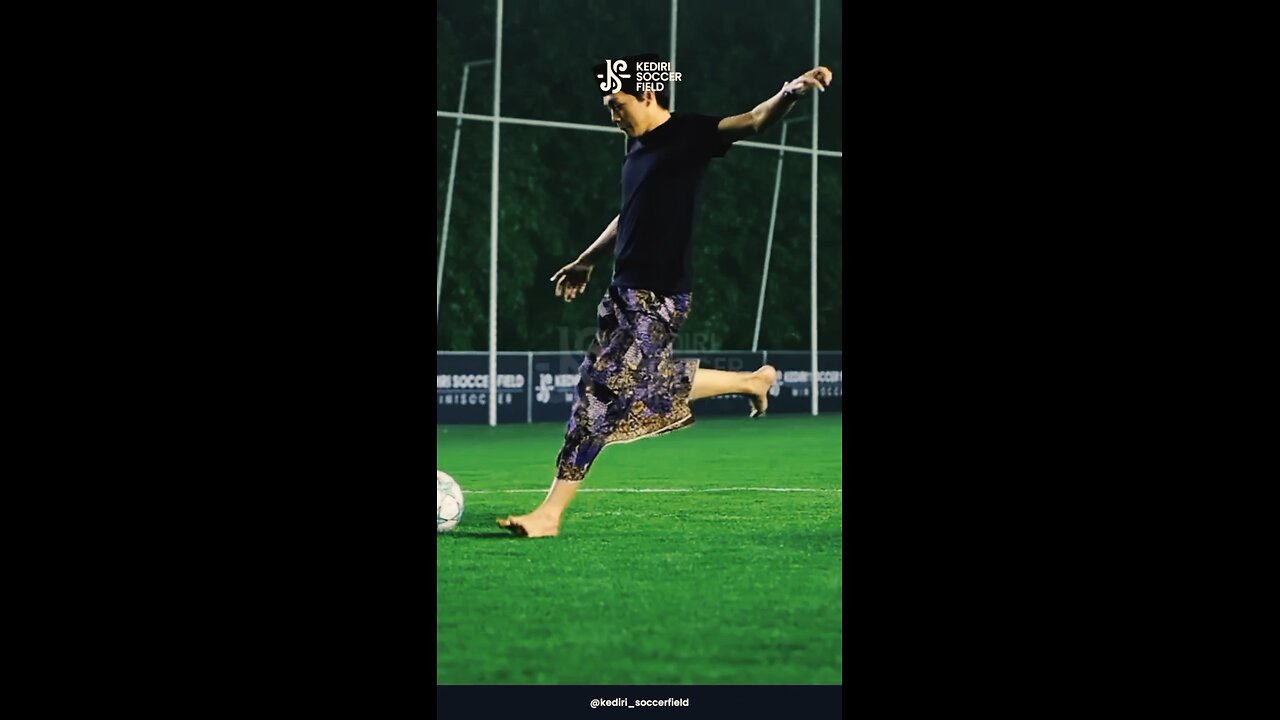 Gus iqdam main bola