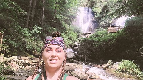 EXPLORING THE ABSOLUTELY BREATHTAKING ANNA RUBY FALLS