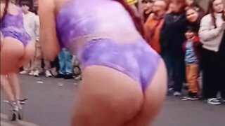 Cake jiggle