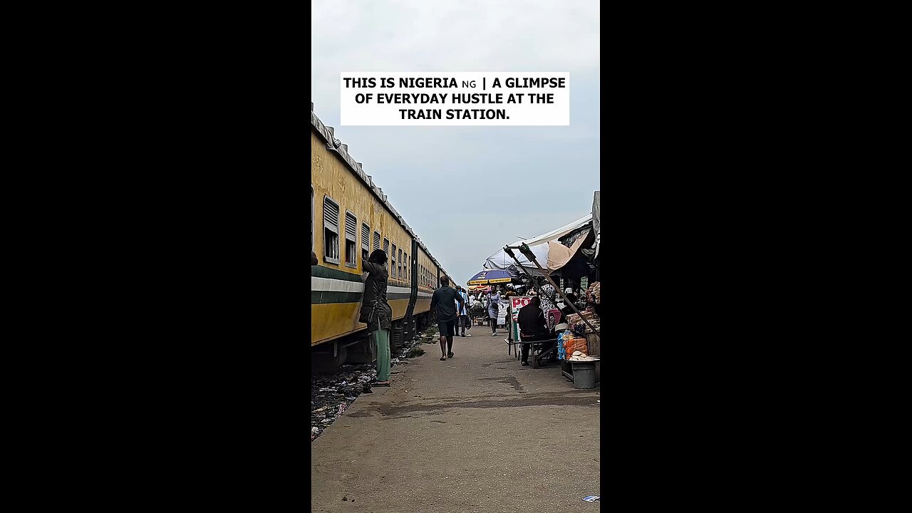 THIS IS NIGERIA | A GLIMPSE OF EVERYDAY HUSTLE AT THE TRAIN STATION.