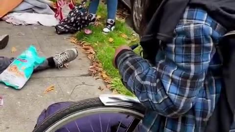 Mama Bear energy 💪 She walked up, told them to bounce, got swung on, and handled