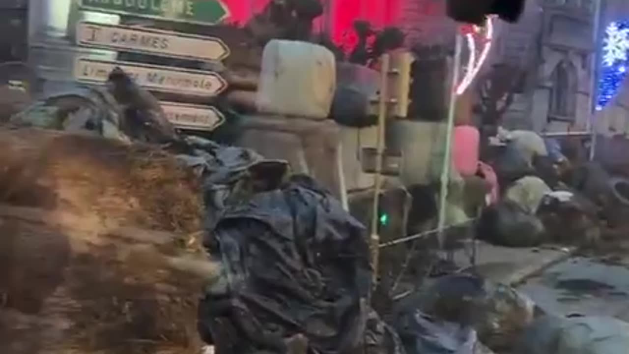 Il video mostra le conseguenze delle massicce proteste degli agricoltori.