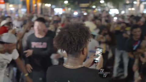 Held His Own: Man Wins 5-on-1 Street Fight and Gets Standing Ovation | July 2, 2022