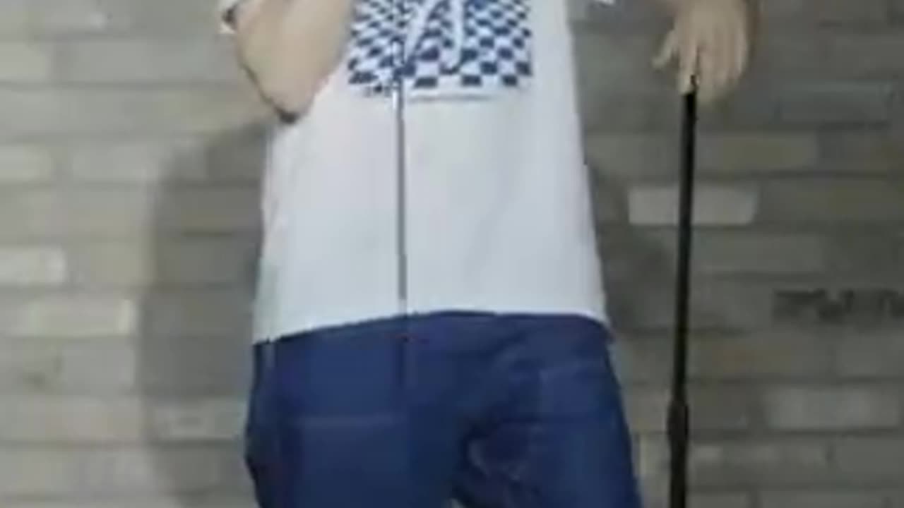 Comedian trying to slang that thang on stay LMFAO XD