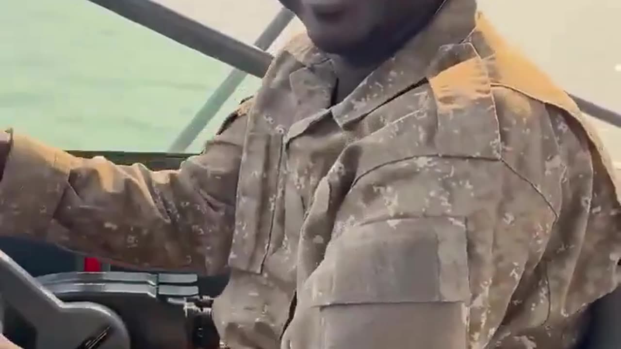 😮🦛 You Won't Believe This Hippo Charge on a Boat! | FeedMyCuriosity