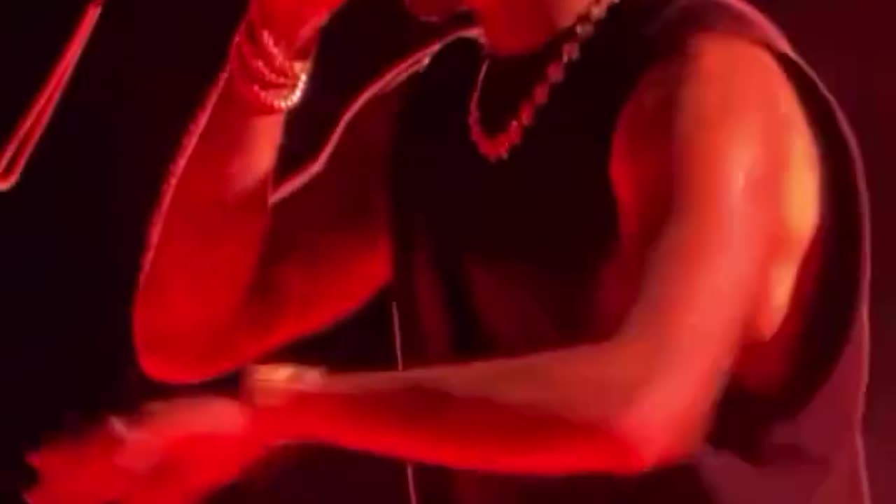 [WILD] Chris Brown - "2012" Live Performance (Go Harder, Go Deeper) 🫦🥵